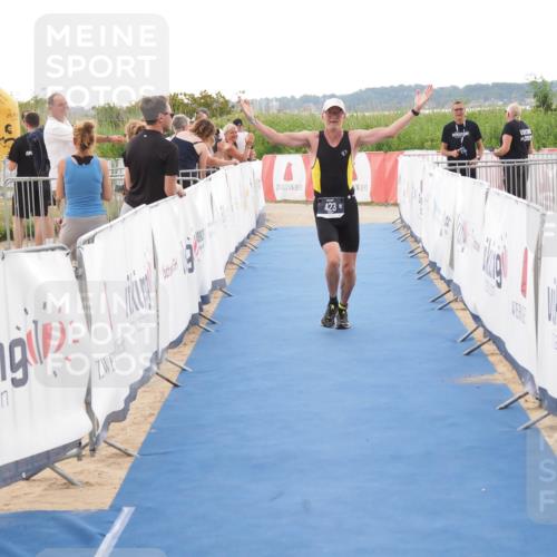 22.06.2025 - Viking Triathlon MichiJ http://msf.ph/oto/8114415 22.06.2025 16:26:12 Ziel 423 meine-sportfotos.de