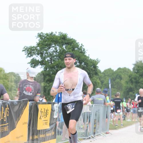 22.06.2025 - Viking Triathlon H.Heesch http://msf.ph/oto/8114430 22.06.2025 14:52:16 Laufen 101, 242, 553 meine-sportfotos.de