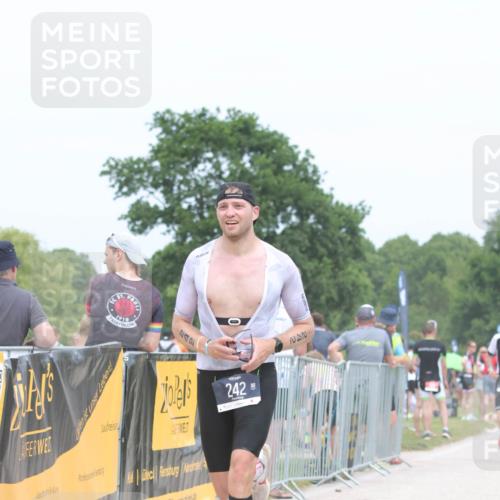 22.06.2025 - Viking Triathlon H.Heesch http://msf.ph/oto/8114451 22.06.2025 14:52:17 Laufen 101, 242, 553 meine-sportfotos.de