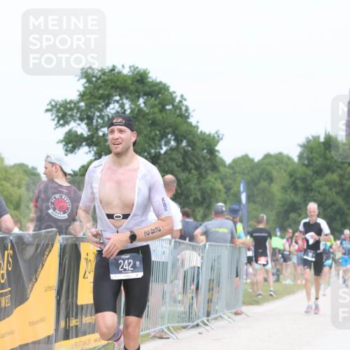 22.06.2025 - Viking Triathlon H.Heesch http://msf.ph/oto/8114458 22.06.2025 14:52:17 Laufen 101, 242, 553 meine-sportfotos.de