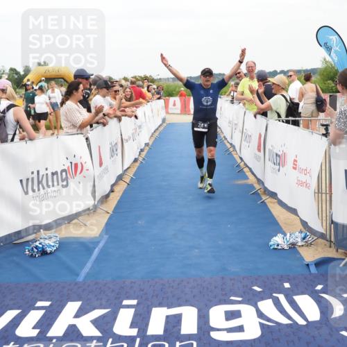 22.06.2025 - Viking Triathlon MichiJ http://msf.ph/oto/8114464 22.06.2025 15:05:13 Ziel 214 meine-sportfotos.de