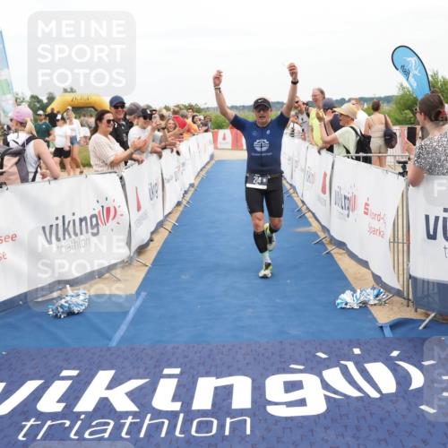 22.06.2025 - Viking Triathlon MichiJ http://msf.ph/oto/8114508 22.06.2025 15:05:14 Ziel 214 meine-sportfotos.de