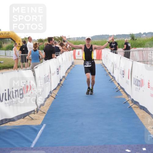 22.06.2025 - Viking Triathlon MichiJ http://msf.ph/oto/8114515 22.06.2025 16:26:12 Ziel 423 meine-sportfotos.de