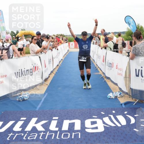 22.06.2025 - Viking Triathlon MichiJ http://msf.ph/oto/8114519 22.06.2025 15:05:14 Ziel 214 meine-sportfotos.de