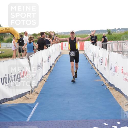 22.06.2025 - Viking Triathlon MichiJ http://msf.ph/oto/8114531 22.06.2025 16:26:13 Ziel 423 meine-sportfotos.de