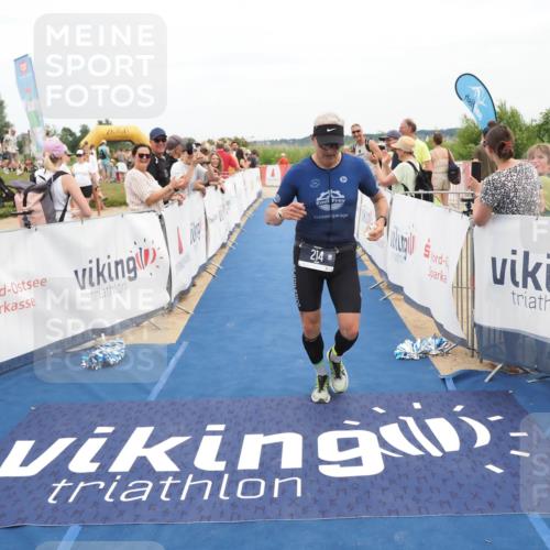 22.06.2025 - Viking Triathlon MichiJ http://msf.ph/oto/8114601 22.06.2025 15:05:14 Ziel 214 meine-sportfotos.de