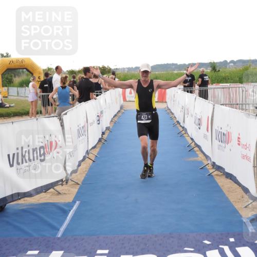 22.06.2025 - Viking Triathlon MichiJ http://msf.ph/oto/8114604 22.06.2025 16:26:13 Ziel 423 meine-sportfotos.de