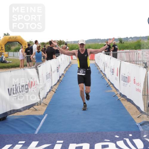 22.06.2025 - Viking Triathlon MichiJ http://msf.ph/oto/8114637 22.06.2025 16:26:13 Ziel 423 meine-sportfotos.de