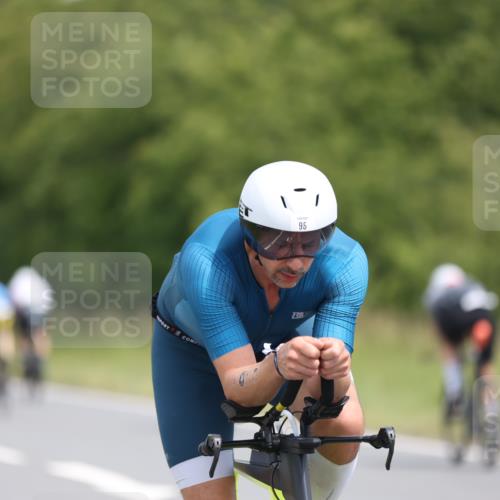 22.06.2025 - Viking Triathlon Yannick Fuchs http://msf.ph/oto/8114661 22.06.2025 12:16:11 Radfahren 30, 95, 132, 271, 331, 348, 359, 505 meine-sportfotos.de