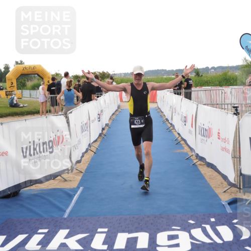 22.06.2025 - Viking Triathlon MichiJ http://msf.ph/oto/8114672 22.06.2025 16:26:14 Ziel 423 meine-sportfotos.de