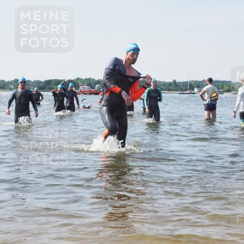 22.06.2025 - Viking Triathlon KatJ http://msf.ph/oto/8114711 22.06.2025 10:42:12 Schwimmen 16, 78, 159, 281, 290, 326, 460, 465 meine-sportfotos.de