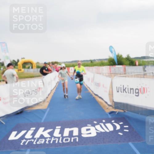 22.06.2025 - Viking Triathlon MichiJ http://msf.ph/oto/8114720 22.06.2025 16:46:01 Ziel 321 meine-sportfotos.de
