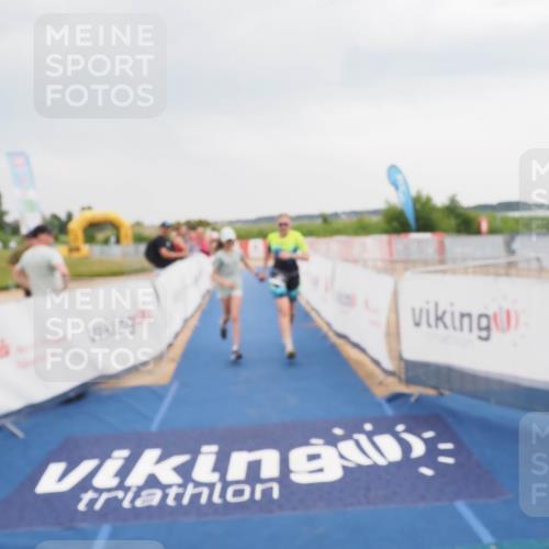 22.06.2025 - Viking Triathlon MichiJ http://msf.ph/oto/8114728 22.06.2025 16:46:01 Ziel 321 meine-sportfotos.de