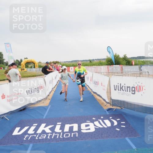 22.06.2025 - Viking Triathlon MichiJ http://msf.ph/oto/8114735 22.06.2025 16:46:01 Ziel 321 meine-sportfotos.de
