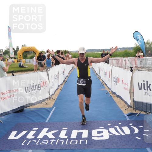 22.06.2025 - Viking Triathlon MichiJ http://msf.ph/oto/8114739 22.06.2025 16:26:14 Ziel 423 meine-sportfotos.de