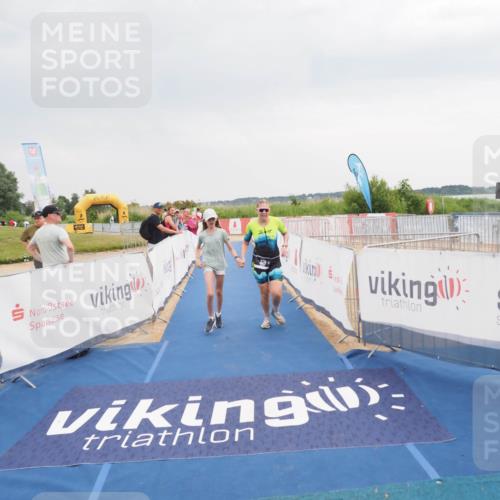 22.06.2025 - Viking Triathlon MichiJ http://msf.ph/oto/8114743 22.06.2025 16:46:01 Ziel 321 meine-sportfotos.de