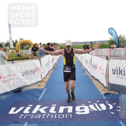 22.06.2025 - Viking Triathlon MichiJ http://msf.ph/oto/8114752 22.06.2025 16:26:14 Ziel 423 meine-sportfotos.de