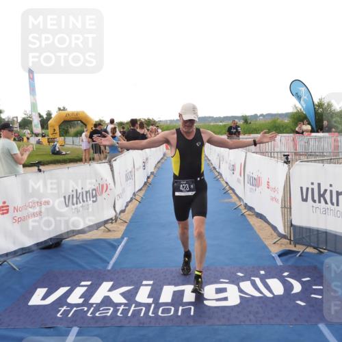 22.06.2025 - Viking Triathlon MichiJ http://msf.ph/oto/8114764 22.06.2025 16:26:14 Ziel 423 meine-sportfotos.de