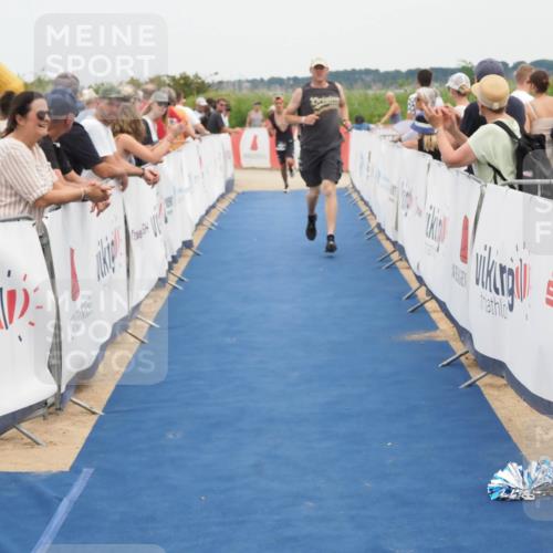 22.06.2025 - Viking Triathlon MichiJ http://msf.ph/oto/8114782 22.06.2025 15:05:26 Ziel 443 meine-sportfotos.de