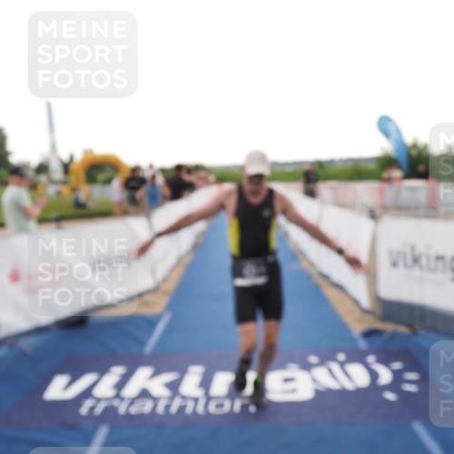 22.06.2025 - Viking Triathlon MichiJ http://msf.ph/oto/8114793 22.06.2025 16:26:15 Ziel 423 meine-sportfotos.de