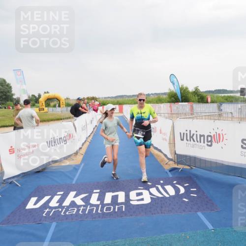 22.06.2025 - Viking Triathlon MichiJ http://msf.ph/oto/8114806 22.06.2025 16:46:02 Ziel 321 meine-sportfotos.de