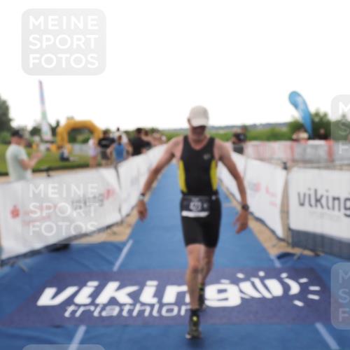 22.06.2025 - Viking Triathlon MichiJ http://msf.ph/oto/8114813 22.06.2025 16:26:15 Ziel 423 meine-sportfotos.de