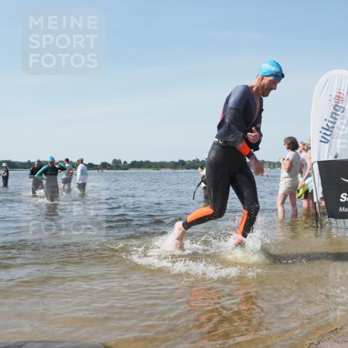 22.06.2025 - Viking Triathlon KatJ http://msf.ph/oto/8114830 22.06.2025 10:42:17 Schwimmen 16, 65, 78, 192, 281, 290, 326, 460, 465 meine-sportfotos.de