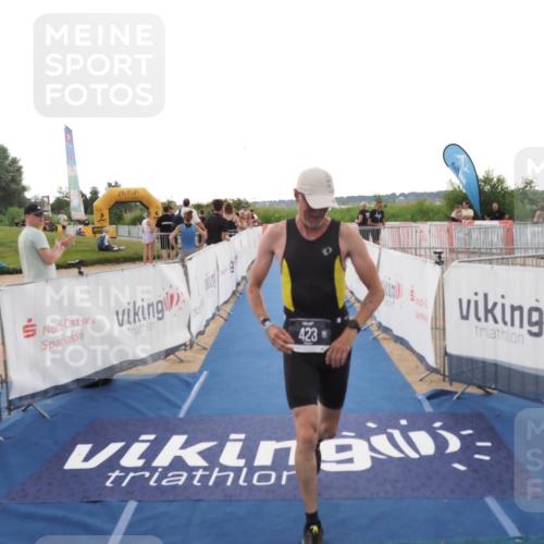 22.06.2025 - Viking Triathlon MichiJ http://msf.ph/oto/8114832 22.06.2025 16:26:15 Ziel 423 meine-sportfotos.de