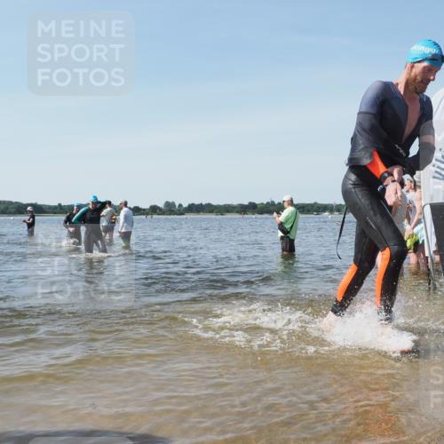 22.06.2025 - Viking Triathlon KatJ http://msf.ph/oto/8114849 22.06.2025 10:42:17 Schwimmen 16, 65, 78, 192, 281, 290, 326, 460, 465 meine-sportfotos.de