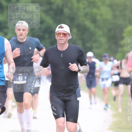 22.06.2025 - Viking Triathlon H.Heesch http://msf.ph/oto/8114869 22.06.2025 14:52:45 Laufen 40, 303, 442, 450 meine-sportfotos.de