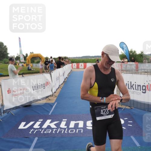 22.06.2025 - Viking Triathlon MichiJ http://msf.ph/oto/8114894 22.06.2025 16:26:15 Ziel 423 meine-sportfotos.de