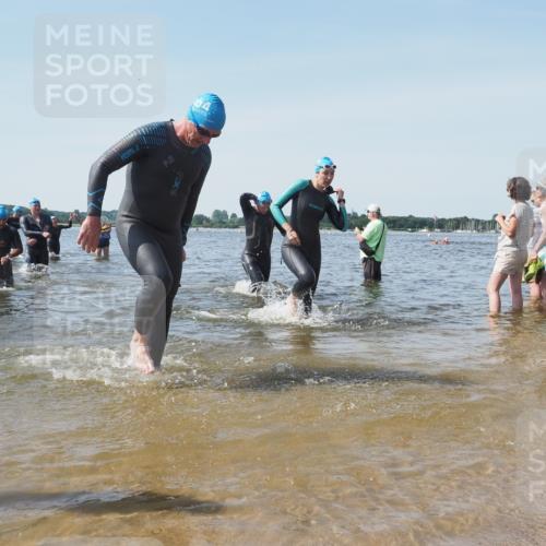 22.06.2025 - Viking Triathlon KatJ http://msf.ph/oto/8114907 22.06.2025 10:42:22 Schwimmen 16, 65, 192, 281, 290, 318, 326, 460, 465 meine-sportfotos.de