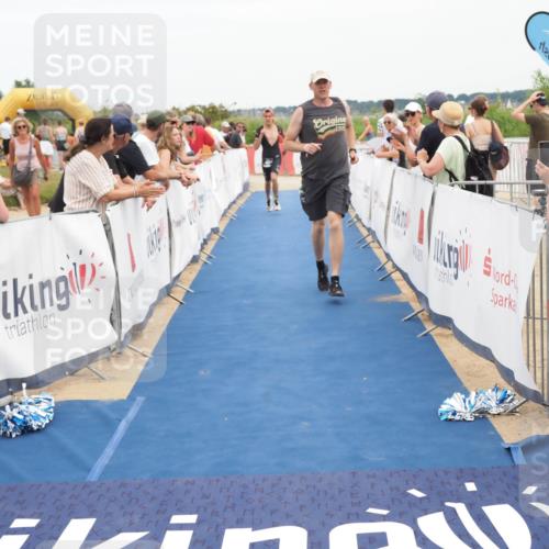 22.06.2025 - Viking Triathlon MichiJ http://msf.ph/oto/8114927 22.06.2025 15:05:27 Ziel 443 meine-sportfotos.de