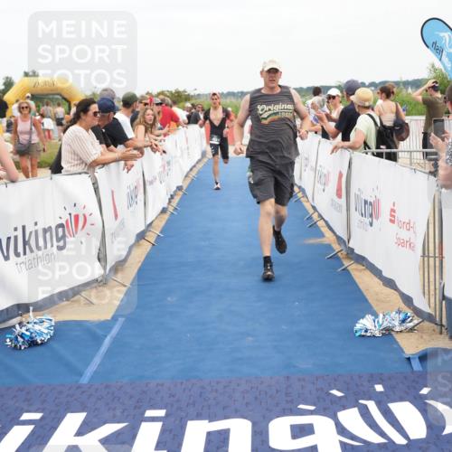 22.06.2025 - Viking Triathlon MichiJ http://msf.ph/oto/8114972 22.06.2025 15:05:28 Ziel 443 meine-sportfotos.de