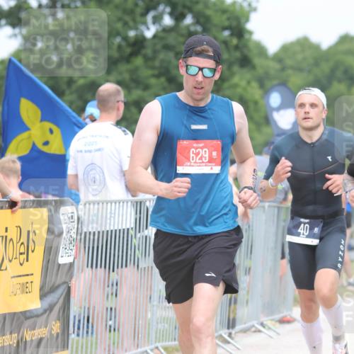 22.06.2025 - Viking Triathlon H.Heesch http://msf.ph/oto/8114976 22.06.2025 14:52:47 Laufen 40, 303, 442 meine-sportfotos.de