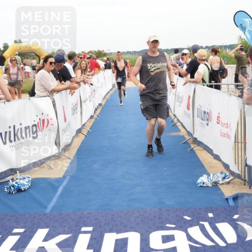 22.06.2025 - Viking Triathlon MichiJ http://msf.ph/oto/8114982 22.06.2025 15:05:28 Ziel 443 meine-sportfotos.de
