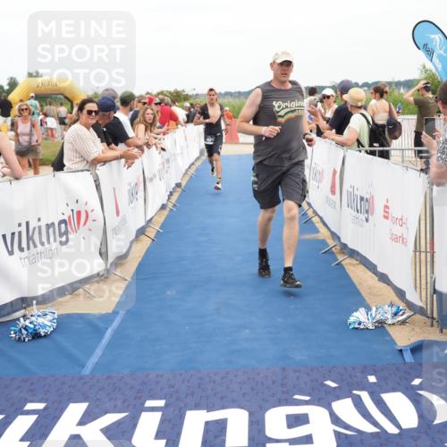22.06.2025 - Viking Triathlon MichiJ http://msf.ph/oto/8115001 22.06.2025 15:05:28 Ziel 443 meine-sportfotos.de