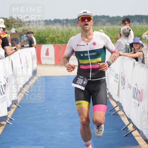 22.06.2025 - Viking Triathlon MichiJ http://msf.ph/oto/8115021 22.06.2025 14:55:14 Ziel 209, 278 meine-sportfotos.de