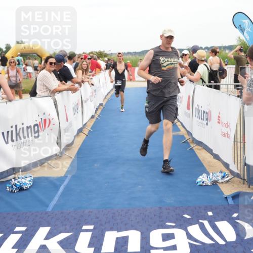 22.06.2025 - Viking Triathlon MichiJ http://msf.ph/oto/8115029 22.06.2025 15:05:28 Ziel 443 meine-sportfotos.de