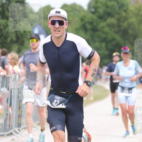 22.06.2025 - Viking Triathlon H.Heesch http://msf.ph/oto/8115034 22.06.2025 14:52:57 Laufen 31, 42, 514 meine-sportfotos.de