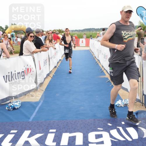 22.06.2025 - Viking Triathlon MichiJ http://msf.ph/oto/8115110 22.06.2025 15:05:29 Ziel 443 meine-sportfotos.de