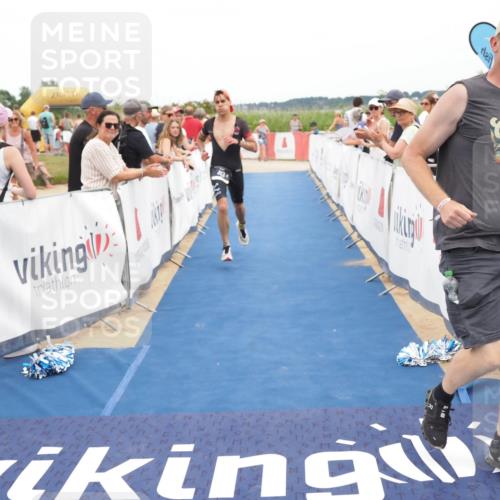 22.06.2025 - Viking Triathlon MichiJ http://msf.ph/oto/8115144 22.06.2025 15:05:29 Ziel 443 meine-sportfotos.de