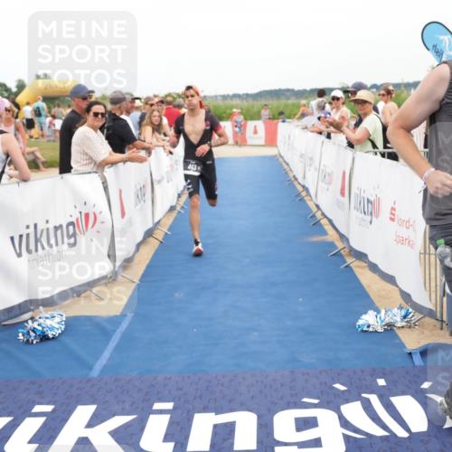 22.06.2025 - Viking Triathlon MichiJ http://msf.ph/oto/8115166 22.06.2025 15:05:29 Ziel 443 meine-sportfotos.de