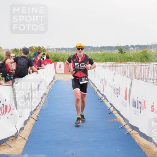 22.06.2025 - Viking Triathlon MichiJ http://msf.ph/oto/8115176 22.06.2025 16:46:39 Ziel 292 meine-sportfotos.de