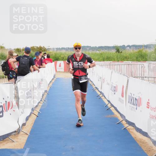 22.06.2025 - Viking Triathlon MichiJ http://msf.ph/oto/8115187 22.06.2025 16:46:39 Ziel 292 meine-sportfotos.de
