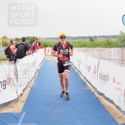 22.06.2025 - Viking Triathlon MichiJ http://msf.ph/oto/8115221 22.06.2025 16:46:39 Ziel 292 meine-sportfotos.de