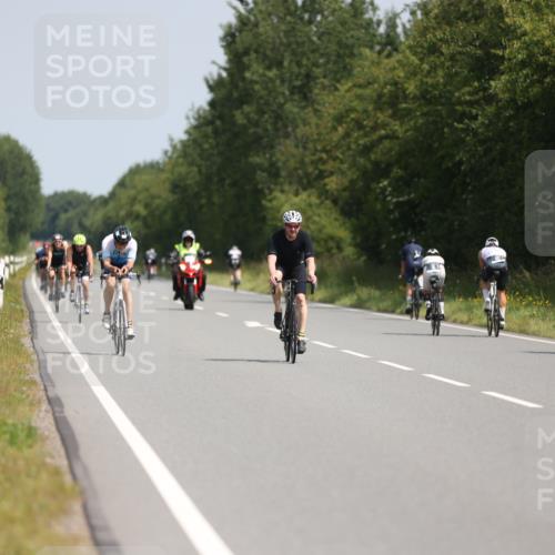 22.06.2025 - Viking Triathlon Yannick Fuchs http://msf.ph/oto/8115236 22.06.2025 11:40:00 Radfahren 26, 51, 123, 127, 299, 388, 395, 550, 554 meine-sportfotos.de