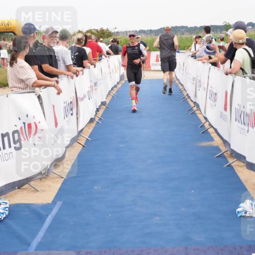 22.06.2025 - Viking Triathlon MichiJ http://msf.ph/oto/8115334 22.06.2025 15:05:43 Ziel 491, 492 meine-sportfotos.de