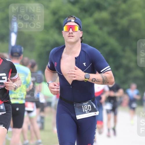 22.06.2025 - Viking Triathlon H.Heesch http://msf.ph/oto/8115353 22.06.2025 14:53:20 Laufen 142, 180 meine-sportfotos.de