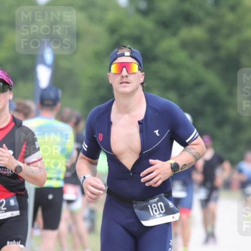 22.06.2025 - Viking Triathlon H.Heesch http://msf.ph/oto/8115370 22.06.2025 14:53:20 Laufen 142, 180 meine-sportfotos.de